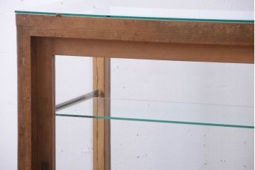 ヴィンテージ家具　昭和レトロ　鉄脚付きビンテージガラスケース(ショーケース)(2)