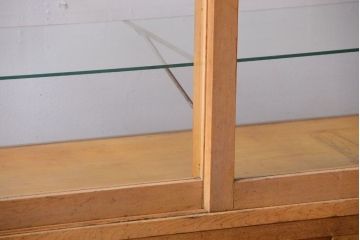 ヴィンテージ家具　昭和レトロ　鉄脚付きビンテージガラスケース(ショーケース)(2)