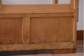 ヴィンテージ家具　昭和レトロ　鉄脚付きビンテージガラスケース(ショーケース)(2)