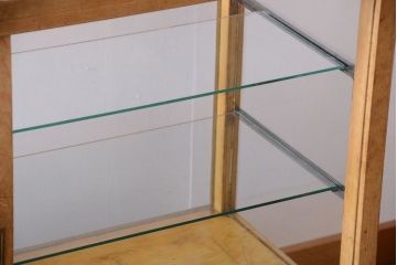 ヴィンテージ家具　昭和レトロ　鉄脚付きビンテージガラスケース(ショーケース)(2)