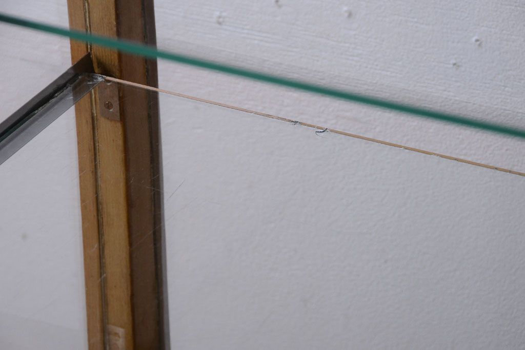 ヴィンテージ家具　昭和レトロ　鉄脚付きビンテージガラスケース(ショーケース)(2)