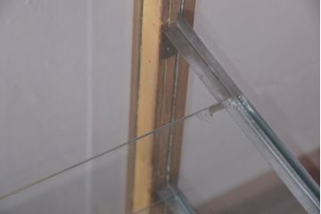 ヴィンテージ家具　昭和レトロ　鉄脚付きビンテージガラスケース(ショーケース)(2)