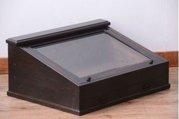 アンティーク雑貨　和製アンティーク　引き出し付き!古い木製の台形型ガラスケース