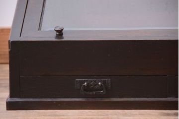 アンティーク雑貨　和製アンティーク　引き出し付き!古い木製の台形型ガラスケース