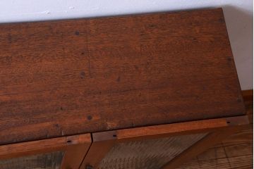 アンティーク家具　和製アンティーク　古材製!モールガラス扉付きマス目棚(収納棚)(1)