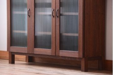 アンティーク家具　和製アンティーク　古材製!モールガラス扉付きマス目棚(収納棚)(2)