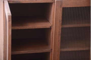 アンティーク家具　和製アンティーク　古材製!モールガラス扉付きマス目棚(収納棚)(2)