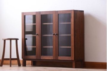 アンティーク家具　和製アンティーク　古材製!扉付きマス目棚(収納棚)(2)