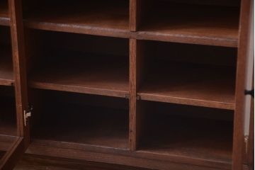 アンティーク家具　和製アンティーク　古材製!扉付きマス目棚(収納棚)(2)
