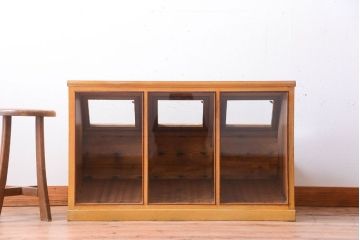 レトロ家具　昭和レトロ　古い駄菓子屋の木製ショーケース