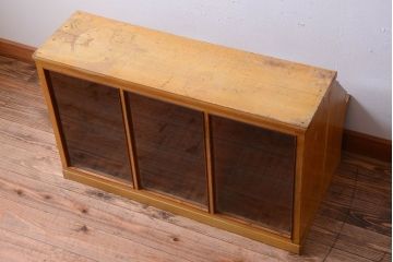 レトロ家具　昭和レトロ　古い駄菓子屋の木製ショーケース