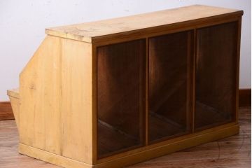 レトロ家具　昭和レトロ　古い駄菓子屋の木製ショーケース