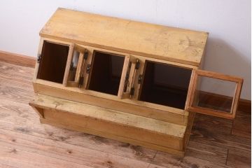 レトロ家具　昭和レトロ　古い駄菓子屋の木製ショーケース