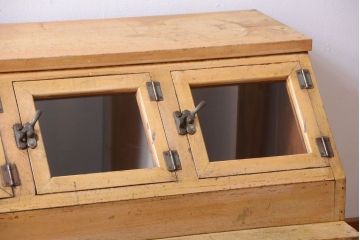 レトロ家具　昭和レトロ　古い駄菓子屋の木製ショーケース