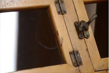 レトロ家具　昭和レトロ　古い駄菓子屋の木製ショーケース