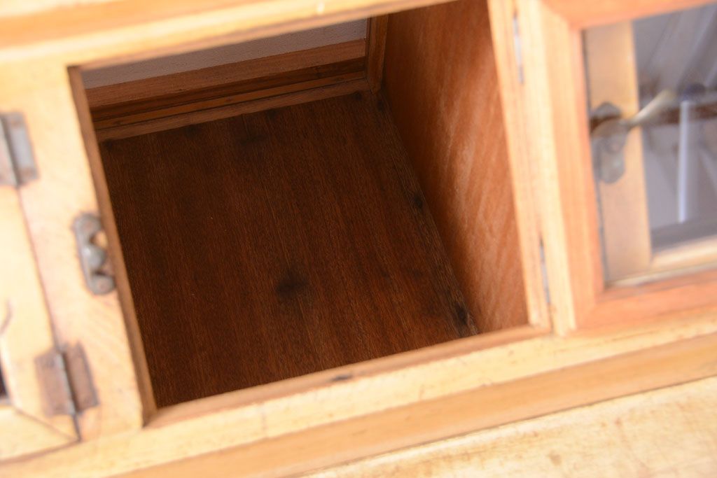 レトロ家具　昭和レトロ　古い駄菓子屋の木製ショーケース