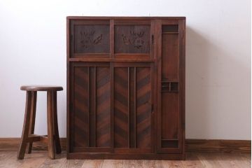 アンティーク家具　和製アンティーク　古い木製の小ぶりな収納棚(下駄箱)(2)