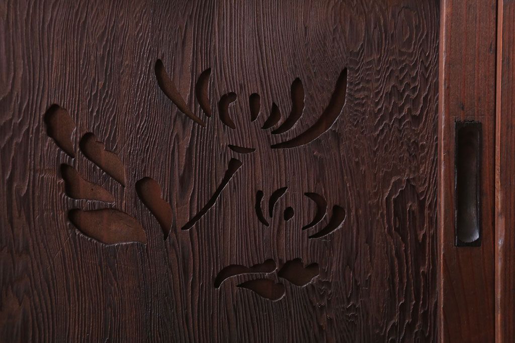 アンティーク家具　和製アンティーク　古い木製の小ぶりな収納棚(下駄箱)(2)