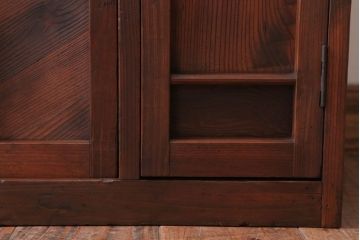 アンティーク家具　和製アンティーク　古い木製の小ぶりな収納棚(下駄箱)(2)