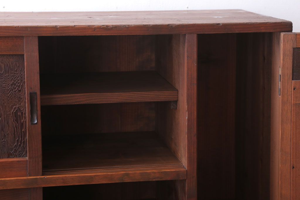 アンティーク家具　和製アンティーク　古い木製の小ぶりな収納棚(下駄箱)(2)