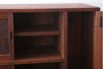 アンティーク家具　和製アンティーク　古い木製の小ぶりな収納棚(下駄箱)(2)