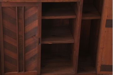 アンティーク家具　和製アンティーク　古い木製の小ぶりな収納棚(下駄箱)(2)