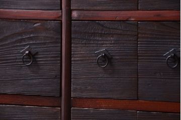アンティーク家具　古民具・骨董　明治期　古い杉材の小ぶりな薬箪笥(時代箪笥)