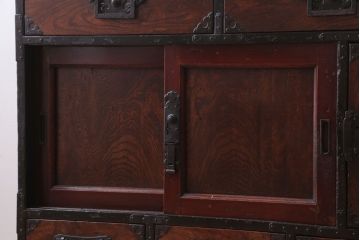 アンティーク家具　古民具・骨董　明治期　玉杢　前面欅材!厚手金具の角手仙台帳場箪笥(仙台箪笥)