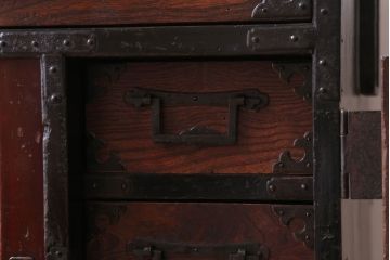 アンティーク家具　古民具・骨董　明治期　玉杢　前面欅材!厚手金具の角手仙台帳場箪笥(仙台箪笥)