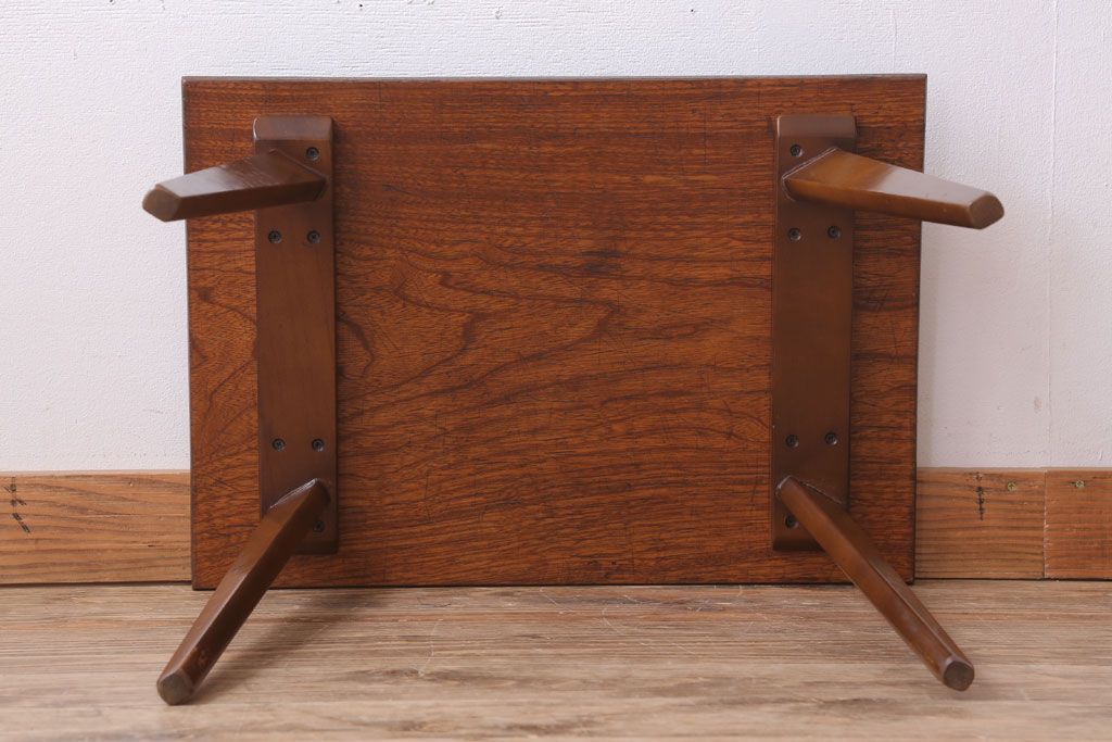 レトロ家具　アンティーク　昭和レトロな古い木製のサイドテーブル(センターテーブル)