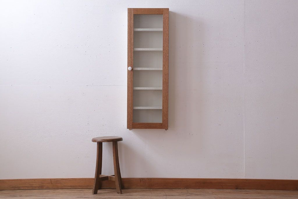 アンティーク家具　アンティークペイント　気泡ガラス扉!お洒落な縦型壁掛け戸棚(2)