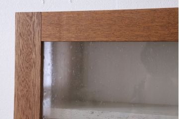 アンティーク家具　アンティークペイント　気泡ガラス扉!お洒落な縦型壁掛け戸棚(2)