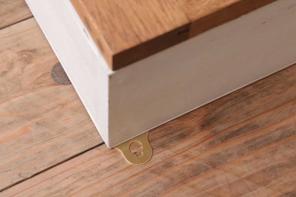 アンティーク家具　アンティークペイント　気泡ガラス扉!お洒落な縦型壁掛け戸棚(2)