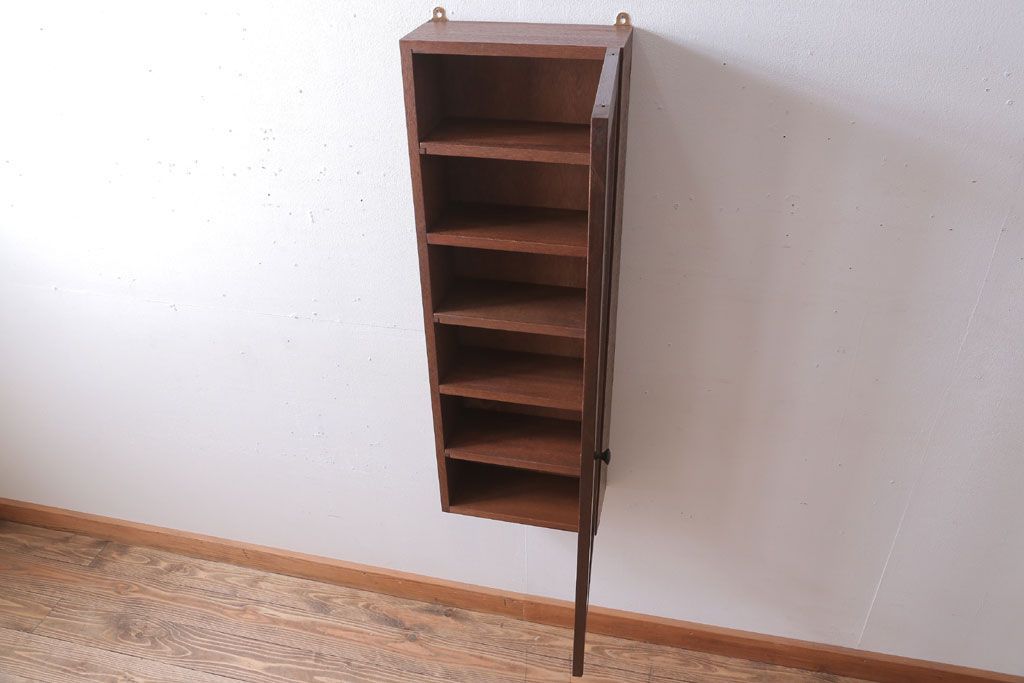 アンティーク家具　アンティーク　古い木製　お洒落な縦型壁掛け戸棚(1)