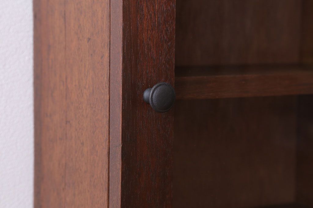 アンティーク家具　アンティーク　古い木製　お洒落な縦型壁掛け戸棚(1)