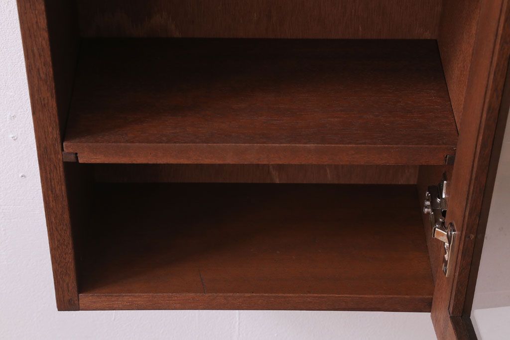 アンティーク家具　アンティーク　古い木製　お洒落な縦型壁掛け戸棚(1)