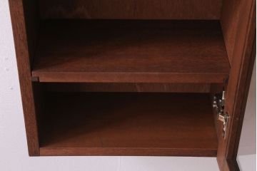 アンティーク家具　アンティーク　古い木製　お洒落な縦型壁掛け戸棚(1)