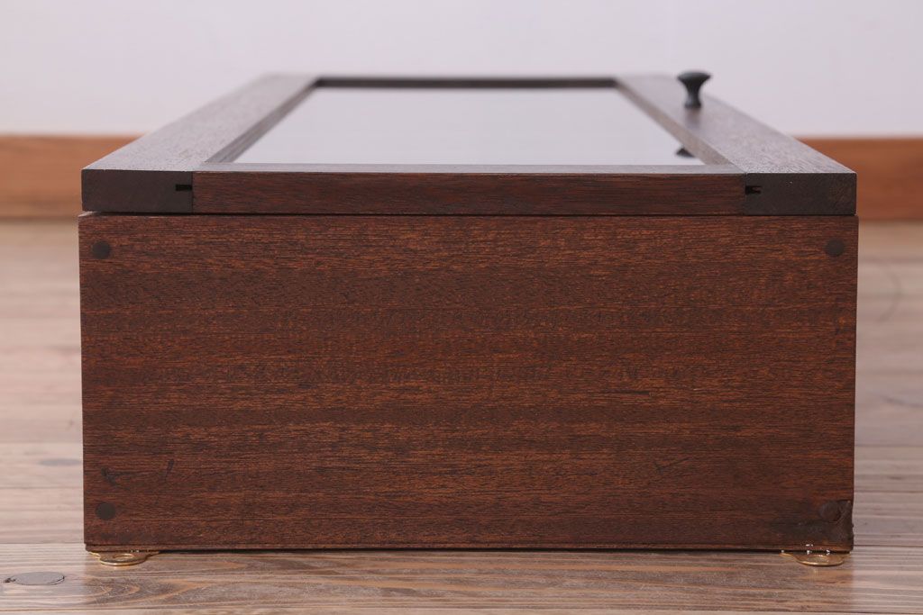 アンティーク家具　アンティーク　古い木製　お洒落な縦型壁掛け戸棚(1)