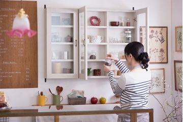 アンティーク家具　アンティークペイント　壁掛けキャビネット(収納棚)(1)