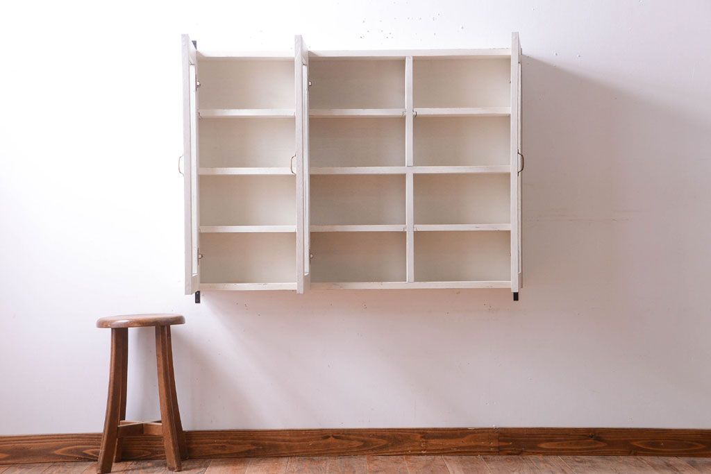 アンティーク家具　アンティークペイント　壁掛けキャビネット(収納棚)(1)