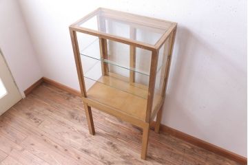 レトロ家具　昭和レトロ　古い木製の脚付きガラスケース
