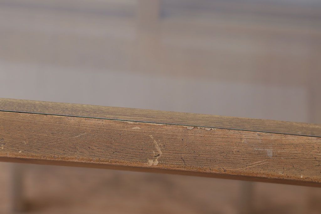 レトロ家具　昭和レトロ　古い木製の脚付きガラスケース