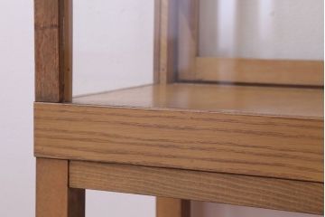 レトロ家具　昭和レトロ　古い木製の脚付きガラスケース