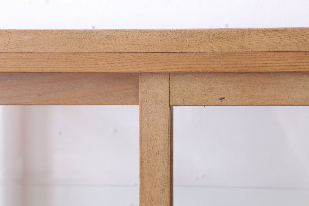 レトロ家具　昭和レトロ　古い木製の脚付きガラスケース