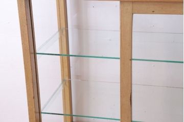 レトロ家具　昭和レトロ　古い木製の脚付きガラスケース