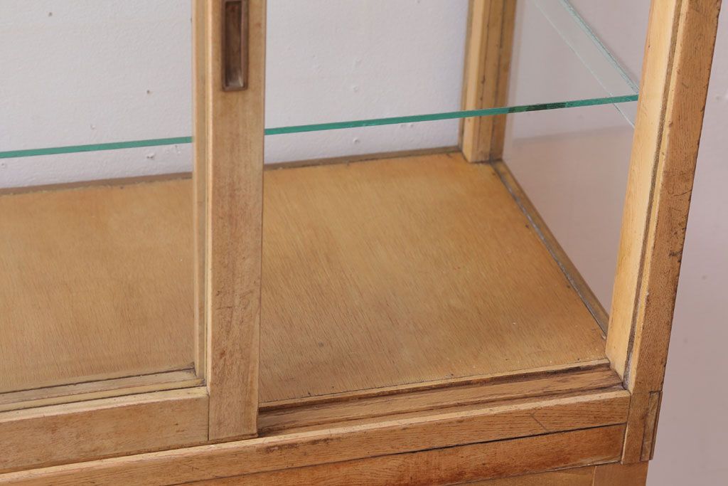 レトロ家具　昭和レトロ　古い木製の脚付きガラスケース