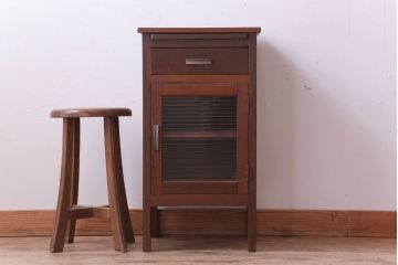 レトロ家具　昭和レトロ　小さなサイドキャビネット(サイドテーブル)(1)