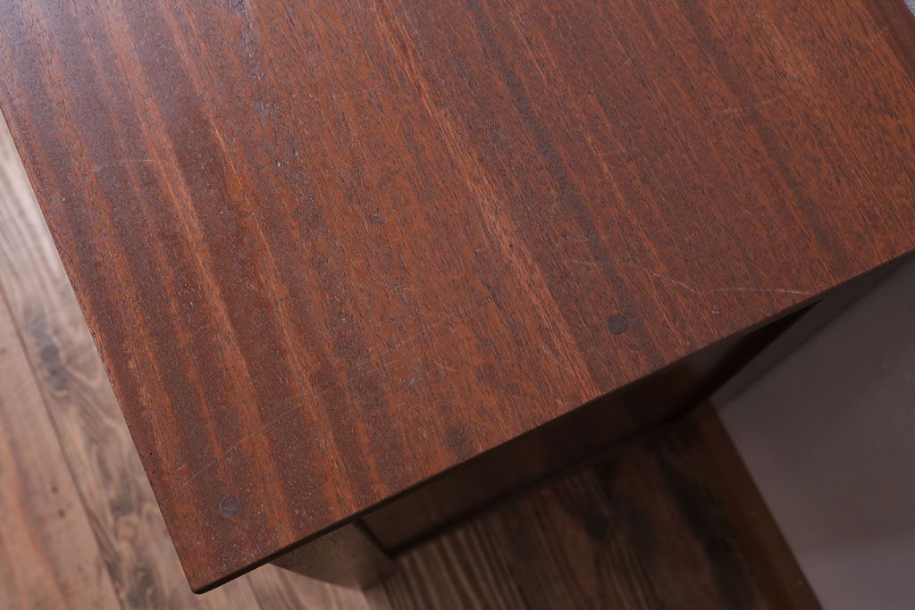 レトロ家具　昭和レトロ　小さなサイドキャビネット(サイドテーブル)(1)