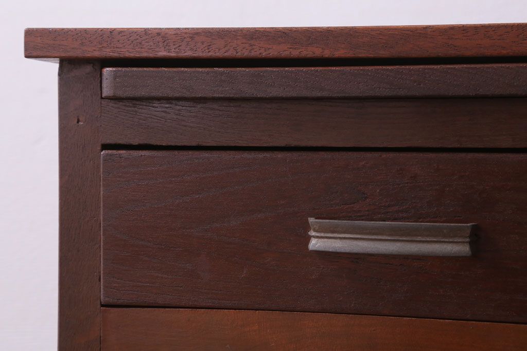 レトロ家具　昭和レトロ　小さなサイドキャビネット(サイドテーブル)(1)