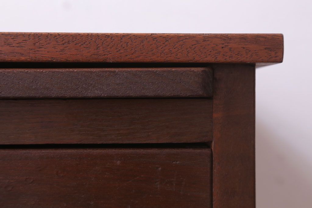 レトロ家具　昭和レトロ　小さなサイドキャビネット(サイドテーブル)(1)